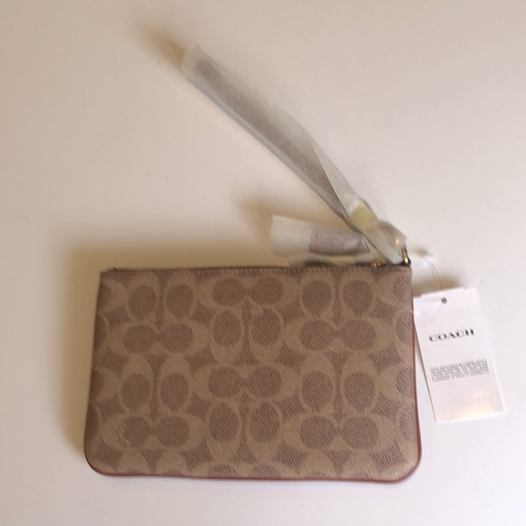 COPY - COACH New  Authentic COACH Essential  Small Wristlet In Signature Canvas - Picture 3 of 6